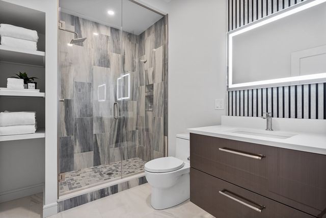 1574 Beacon 2, Brookline, MA 02446