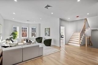 1574 Beacon 2, Brookline, MA 02446