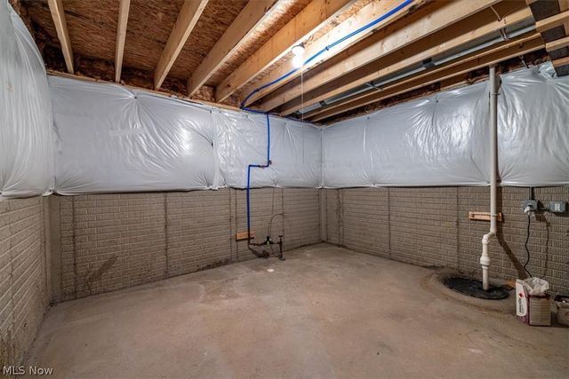 36270 Lands End Drive, North Ridgeville, OH 44039