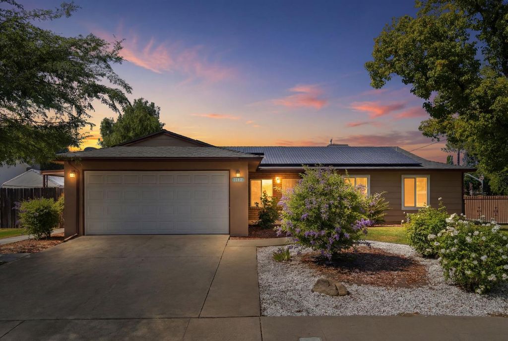 Image 1 of property listing at 1793 Norwich Avenue, Clovis, CA 93611