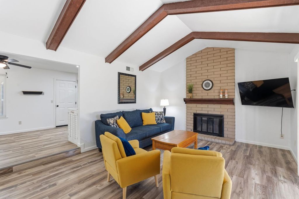 Image 11 of property listing at 1793 Norwich Avenue, Clovis, CA 93611