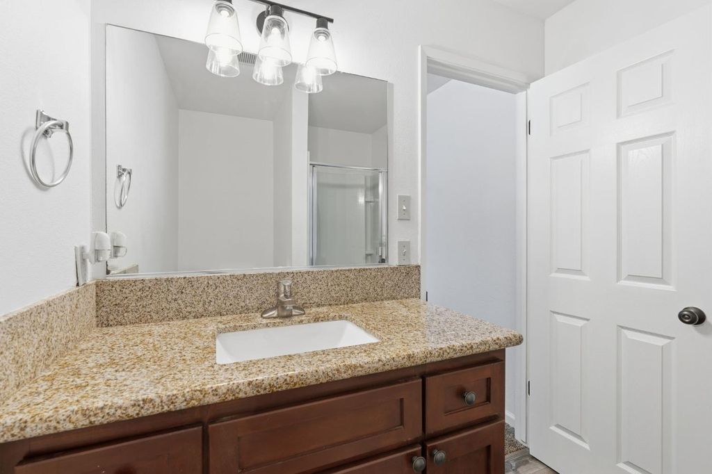 Image 28 of property listing at 1793 Norwich Avenue, Clovis, CA 93611