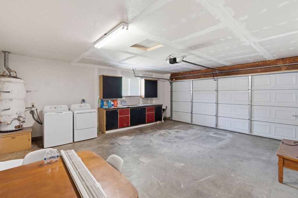 Image 29 of property listing at 1793 Norwich Avenue, Clovis, CA 93611