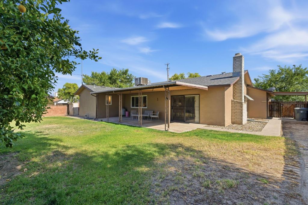 Image 30 of property listing at 1793 Norwich Avenue, Clovis, CA 93611
