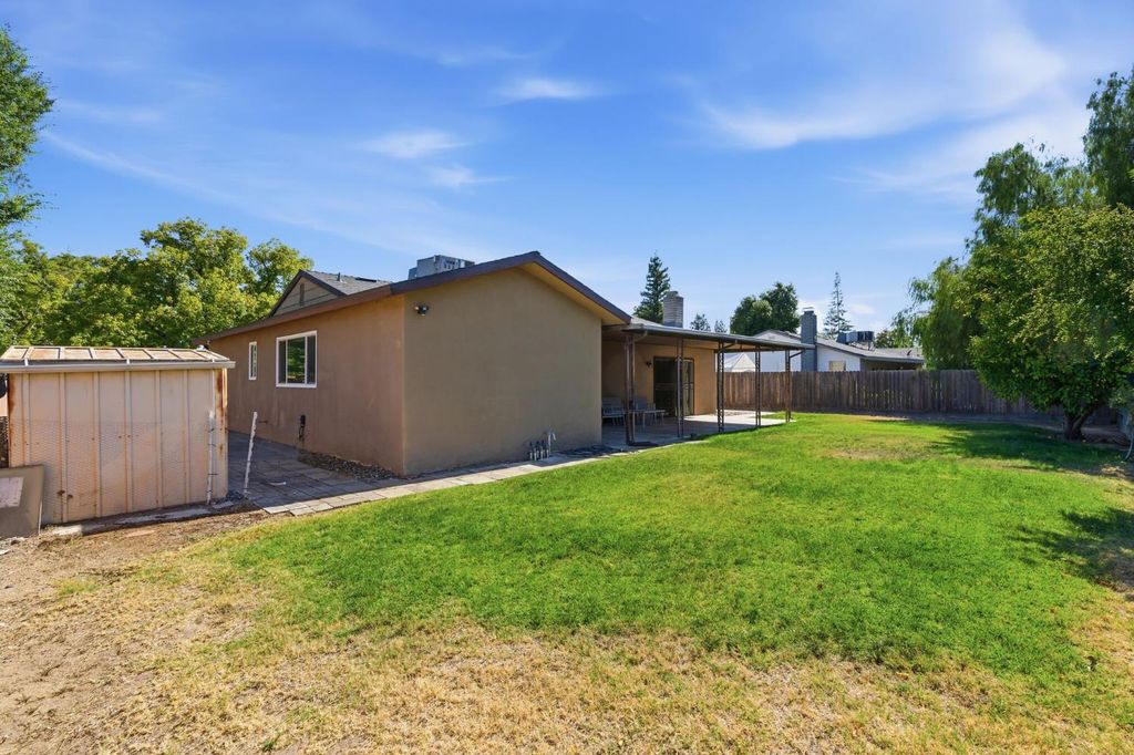 Image 33 of property listing at 1793 Norwich Avenue, Clovis, CA 93611