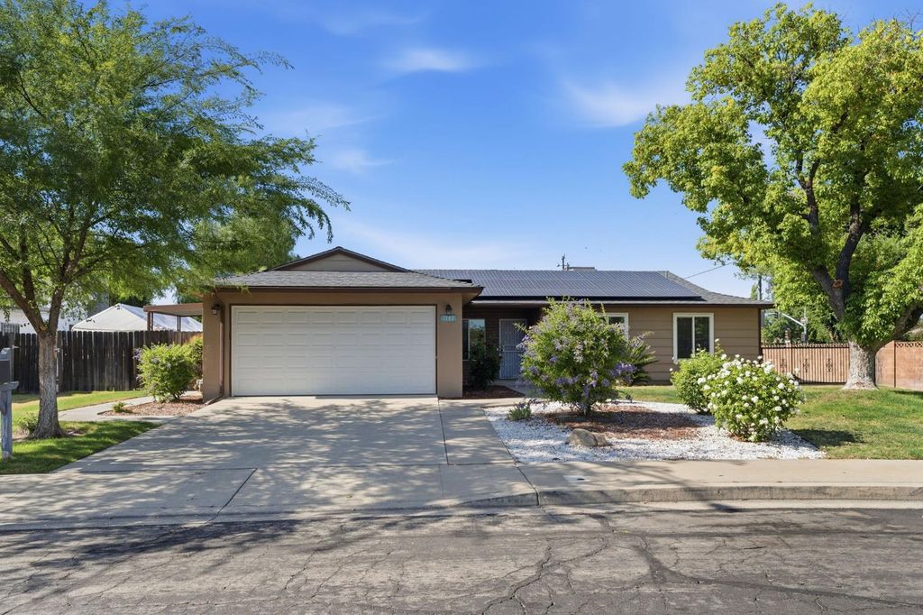 Image 34 of property listing at 1793 Norwich Avenue, Clovis, CA 93611