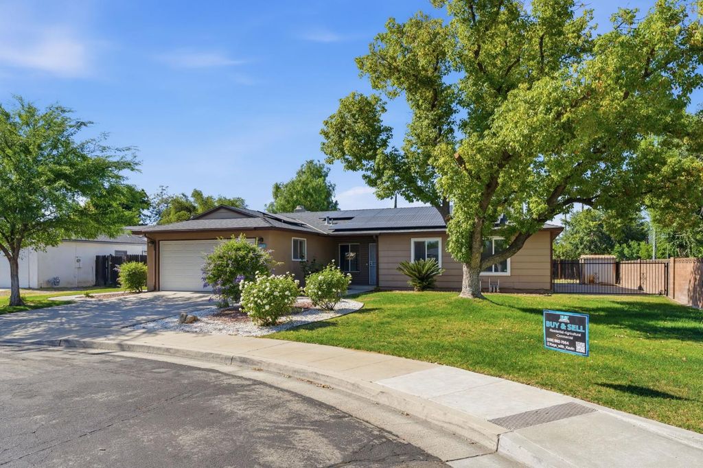 Image 35 of property listing at 1793 Norwich Avenue, Clovis, CA 93611
