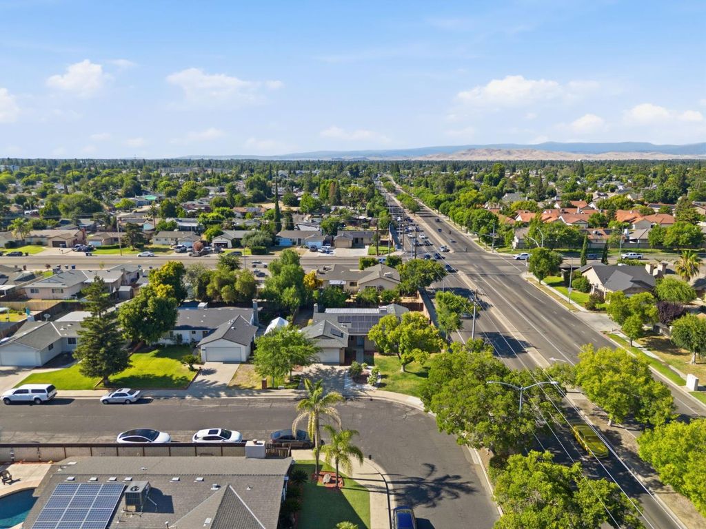 Image 39 of property listing at 1793 Norwich Avenue, Clovis, CA 93611