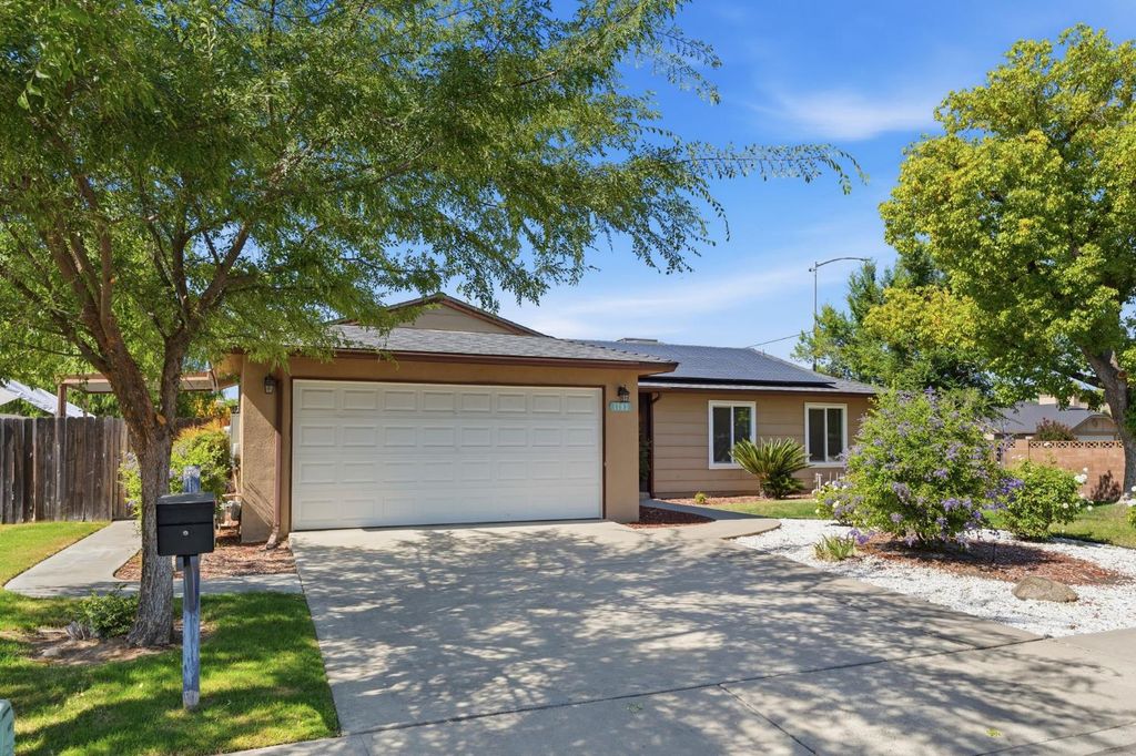 Image 4 of property listing at 1793 Norwich Avenue, Clovis, CA 93611