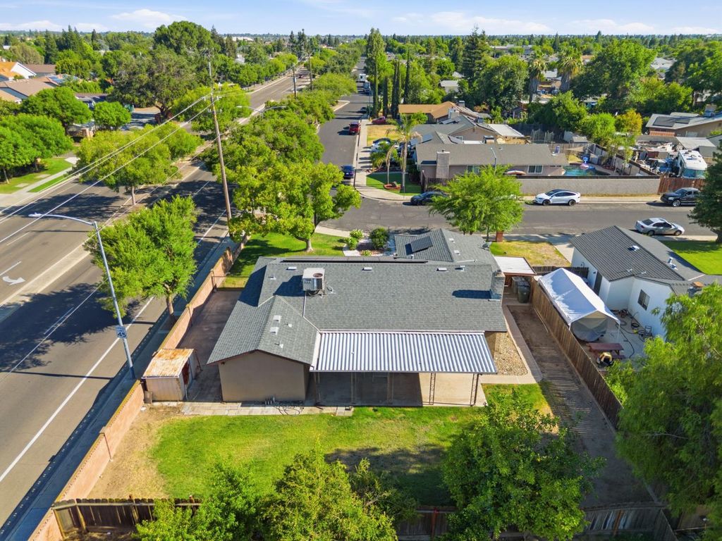 Image 47 of property listing at 1793 Norwich Avenue, Clovis, CA 93611