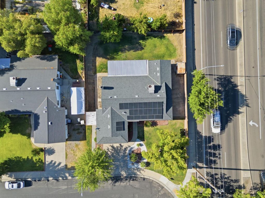 Image 48 of property listing at 1793 Norwich Avenue, Clovis, CA 93611