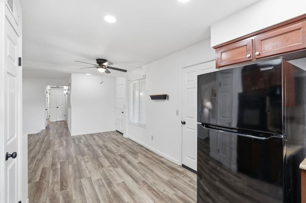 Image 9 of property listing at 1793 Norwich Avenue, Clovis, CA 93611