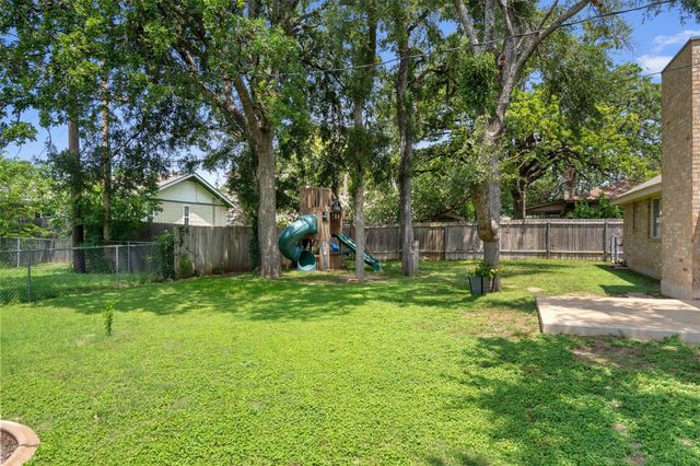 303 Burning Tree DR, Georgetown, TX 78628