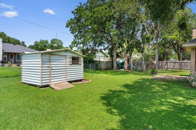 303 Burning Tree DR, Georgetown, TX 78628