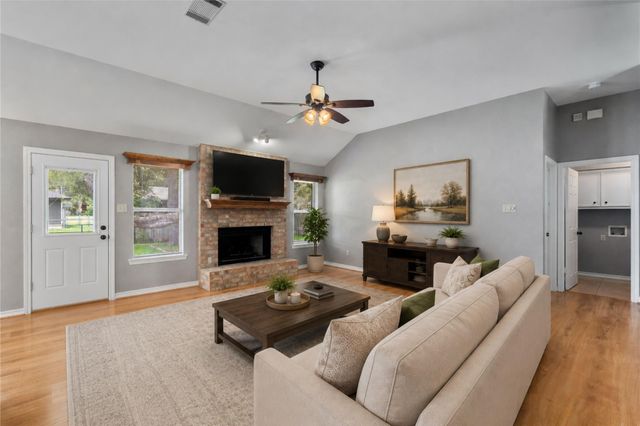 303 Burning Tree DR, Georgetown, TX 78628