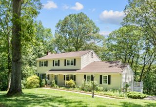 19 Buttercup Lane, Shelton, CT 06484