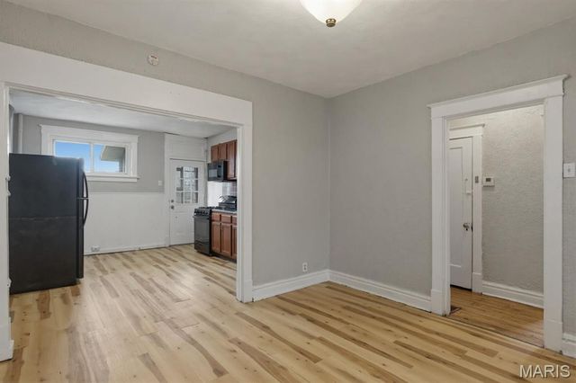 3322 N Hanley Road, St Louis, MO 63121