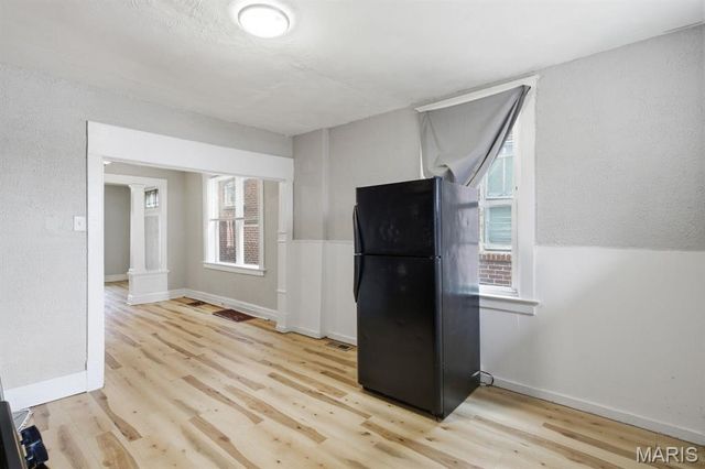 3322 N Hanley Road, St Louis, MO 63121