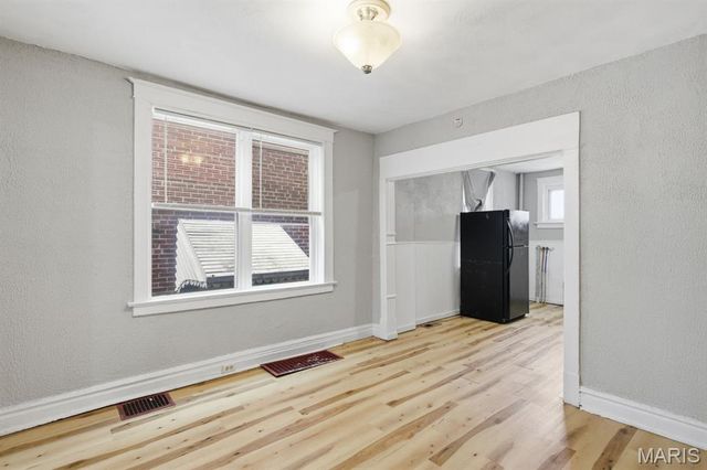 3322 N Hanley Road, St Louis, MO 63121