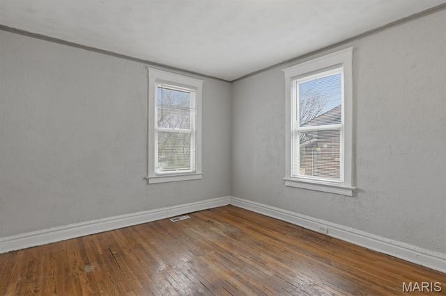 3322 N Hanley Road, St Louis, MO 63121