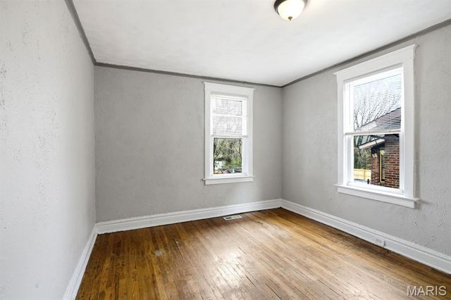 3322 N Hanley Road, St Louis, MO 63121