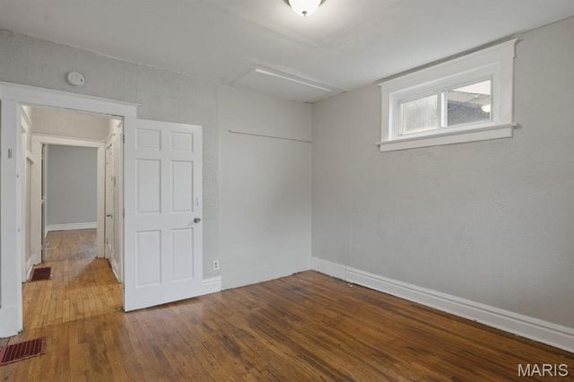 3322 N Hanley Road, St Louis, MO 63121