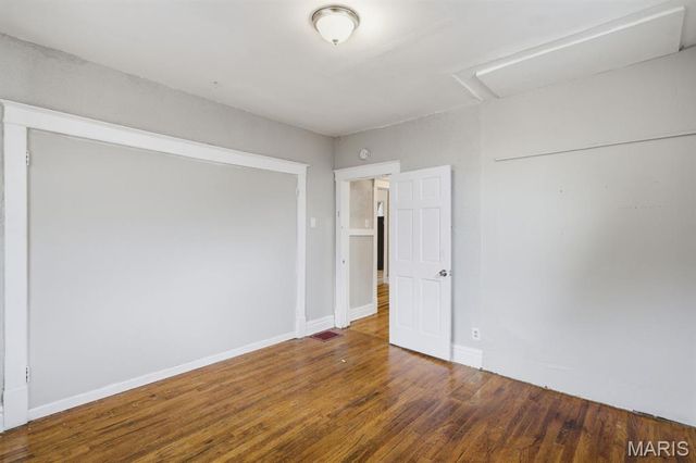 3322 N Hanley Road, St Louis, MO 63121