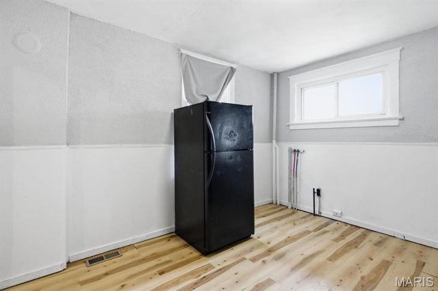 3322 N Hanley Road, St Louis, MO 63121