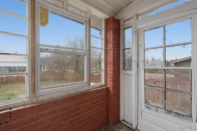 3322 N Hanley Road, St Louis, MO 63121