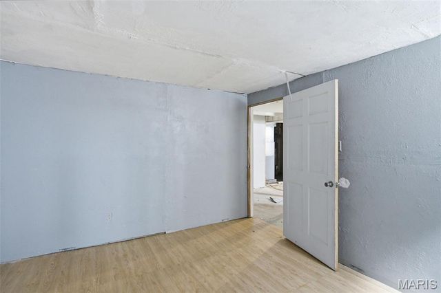 3322 N Hanley Road, St Louis, MO 63121