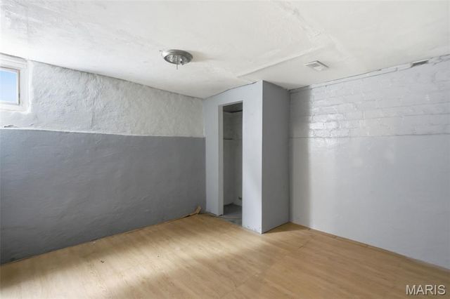 3322 N Hanley Road, St Louis, MO 63121