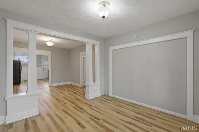 3322 N Hanley Road, St Louis, MO 63121