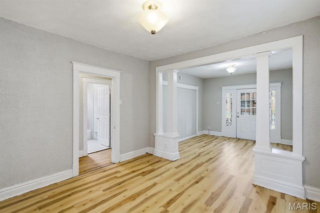 3322 N Hanley Road, St Louis, MO 63121