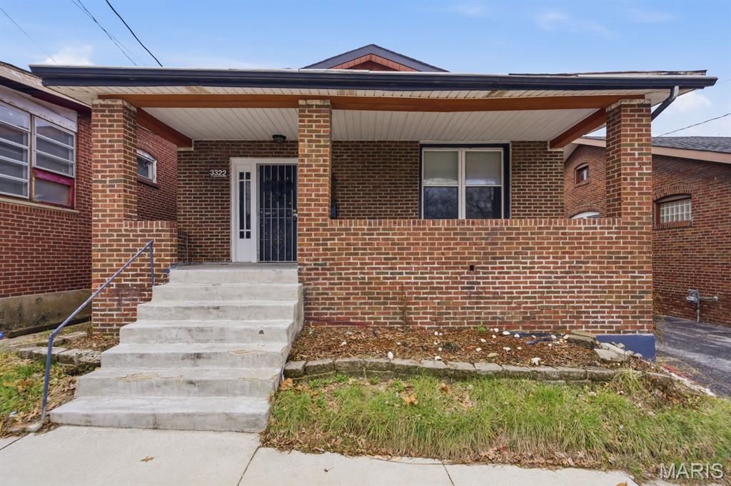 3322 N Hanley Road, St Louis, MO 63121