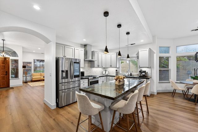 3221 Amethyst Way, Turlock, CA 95382