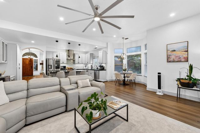 3221 Amethyst Way, Turlock, CA 95382