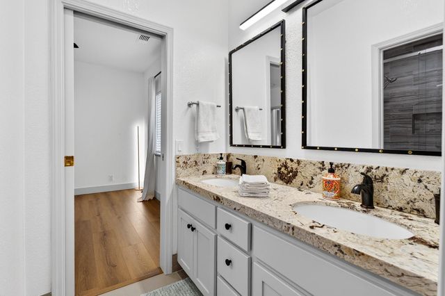 3221 Amethyst Way, Turlock, CA 95382