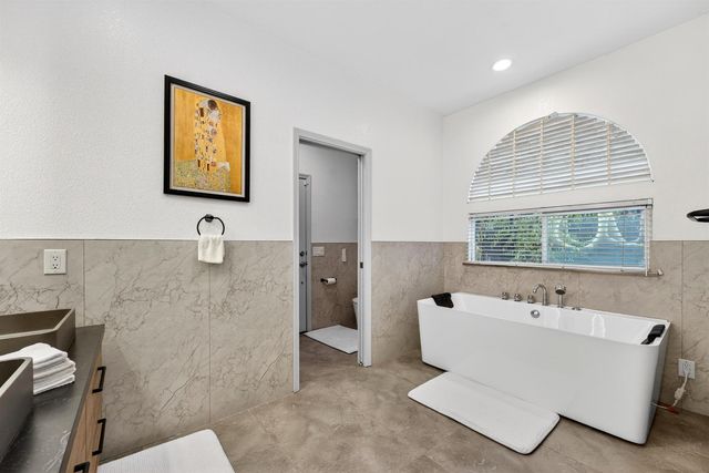 3221 Amethyst Way, Turlock, CA 95382