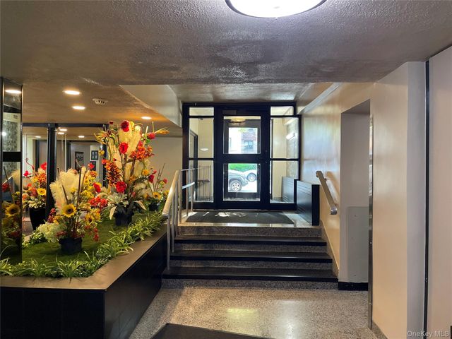 29-09 137th Street 1D, Flushing, NY 11354