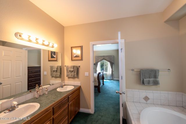 1414 E WESTDALE DR, Hayden, ID 83835