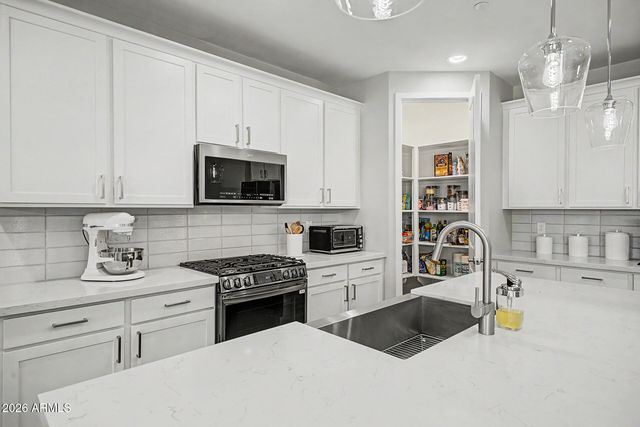13187 W REDSTONE Drive, Peoria, AZ 85383