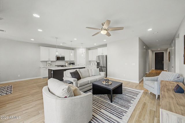 13187 W REDSTONE Drive, Peoria, AZ 85383