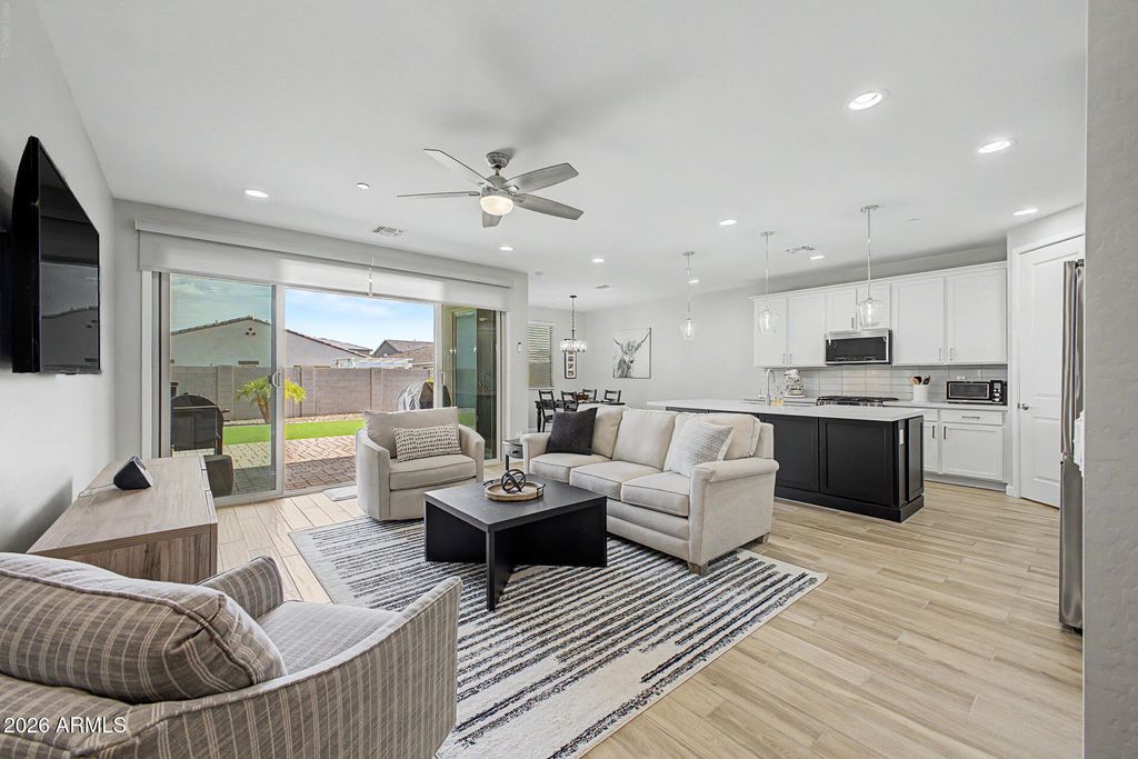 13187 W REDSTONE Drive, Peoria, AZ 85383 — photo 2