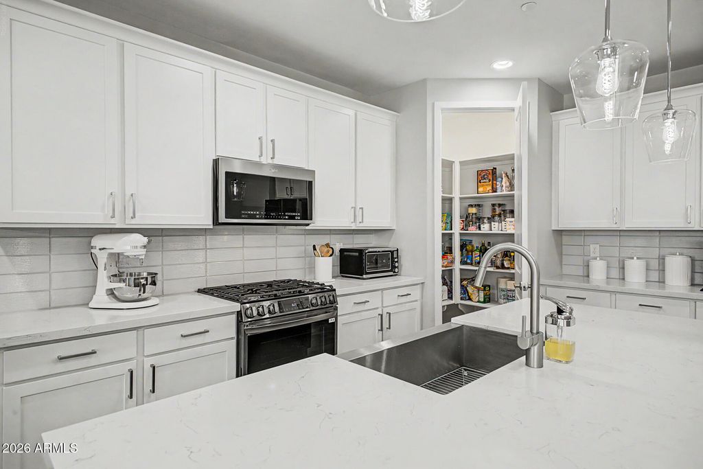 13187 W REDSTONE Drive, Peoria, AZ 85383 — photo 5