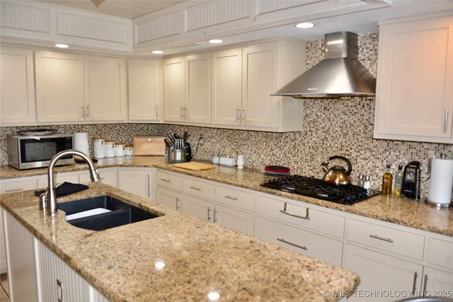 28204 Turkey Pen Hollow Road, Henryetta, OK 74437