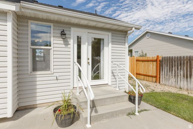 5444 S MIDLAND DR, Roy, UT 84067