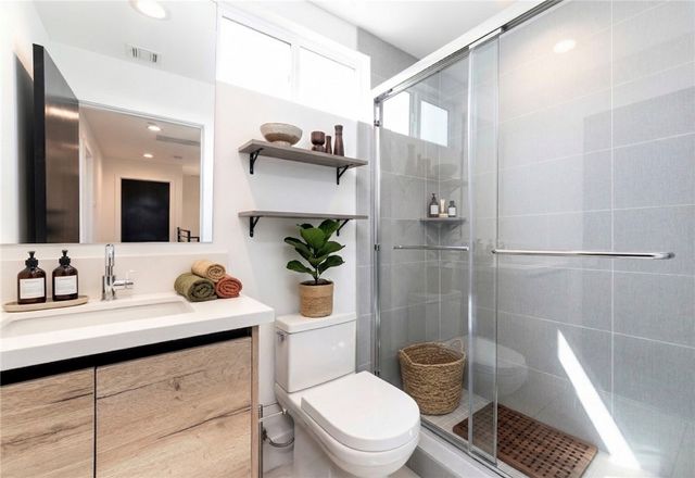 5022 Pickford Street, Los Angeles, CA 90019