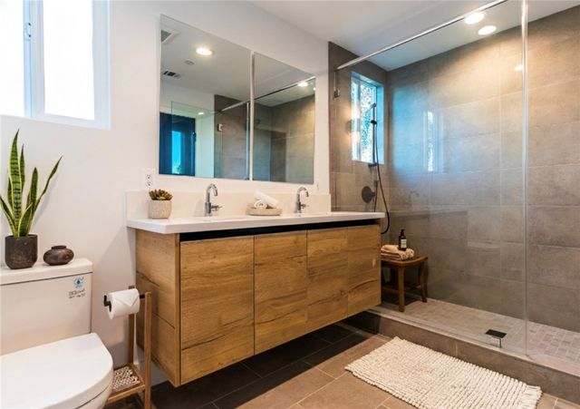 5022 Pickford Street, Los Angeles, CA 90019