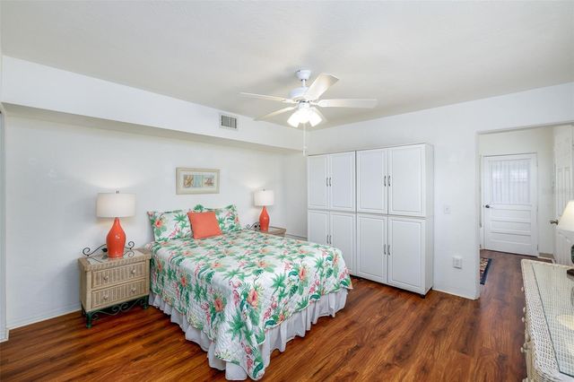 4154 56TH STREET N 720, Kenneth City, FL 33709