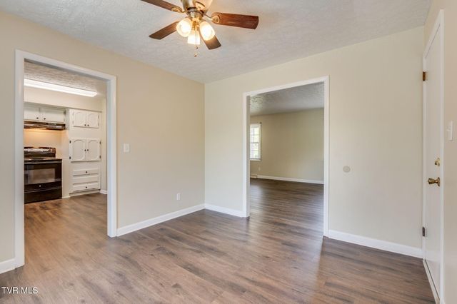 328 Blue Haven Drive, Kingsport, TN 37663